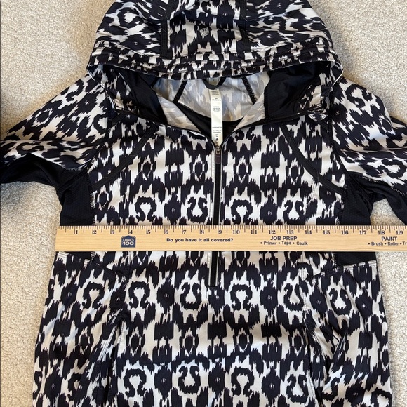 Lululemon Black White Logo 1/2 Zip Hoodie Jacket Lightweight Running Womens 8 - Picture 11 of 15